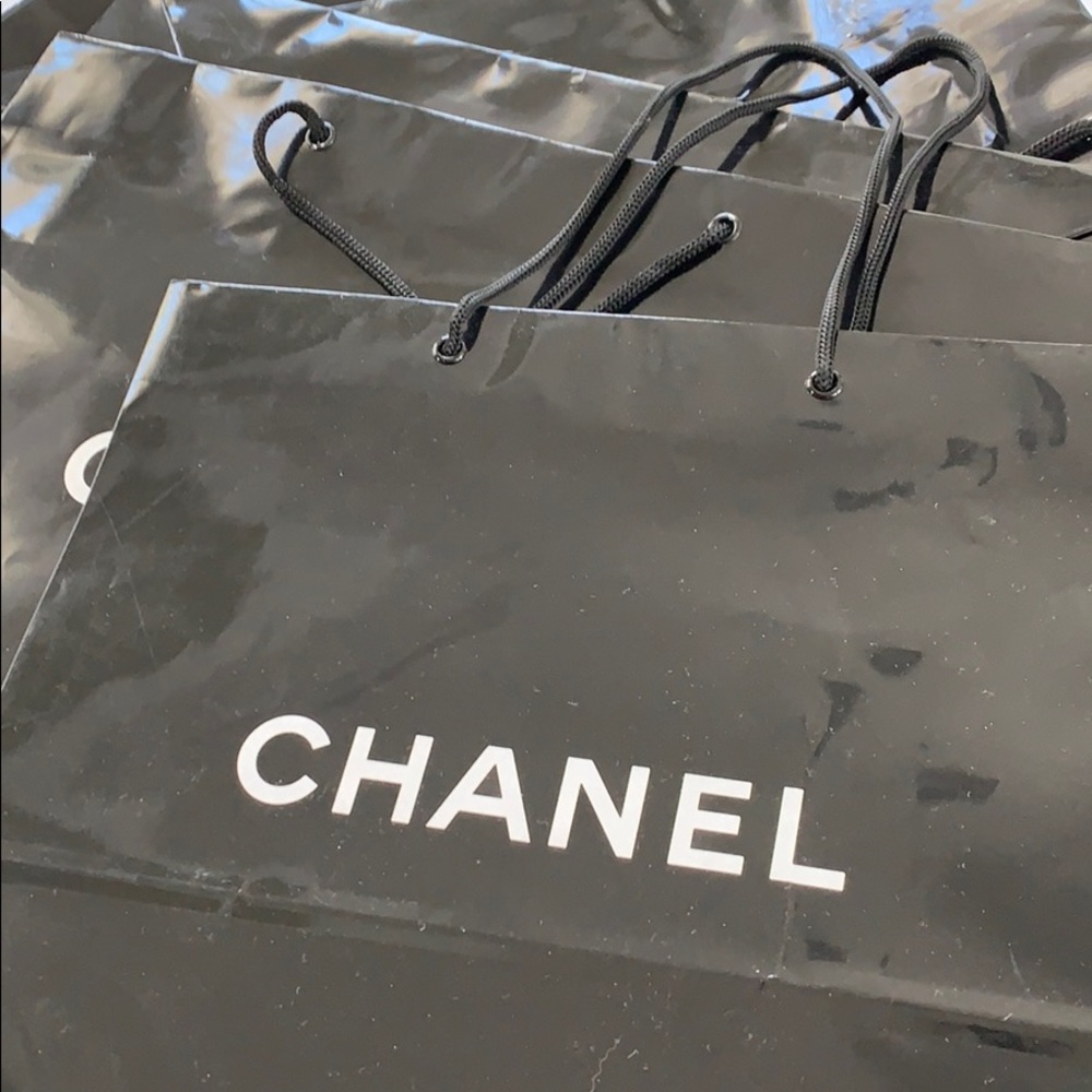 5 Chanel shopping bags